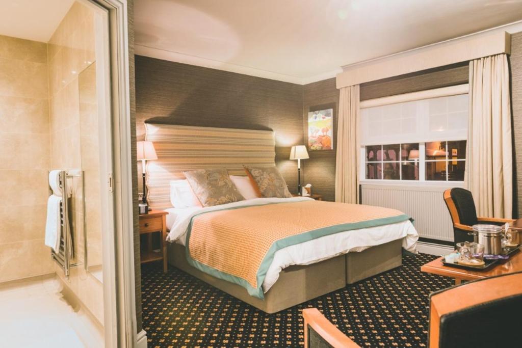 The Bear, Cowbridge Hotel Ngoại thất bức ảnh