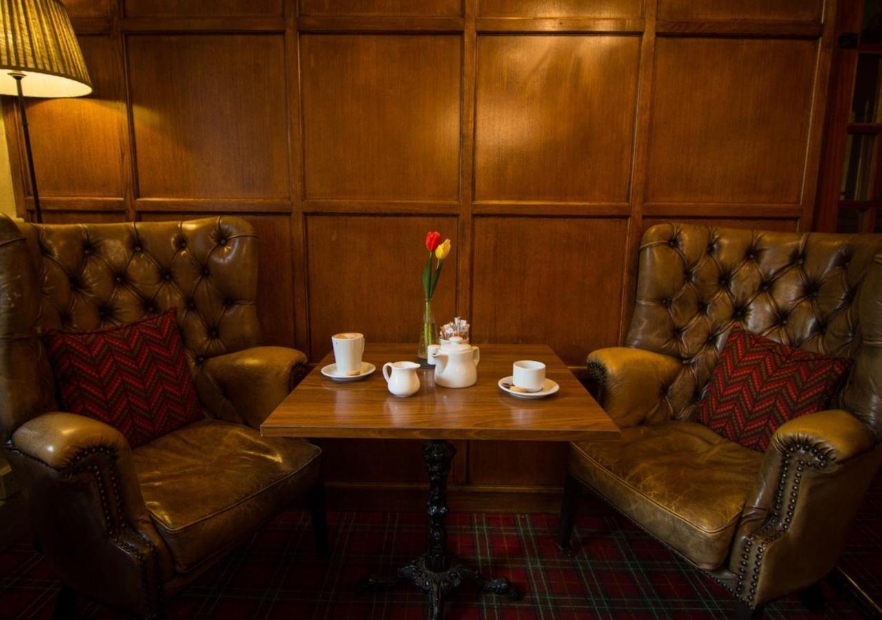 The Bear, Cowbridge Hotel Ngoại thất bức ảnh