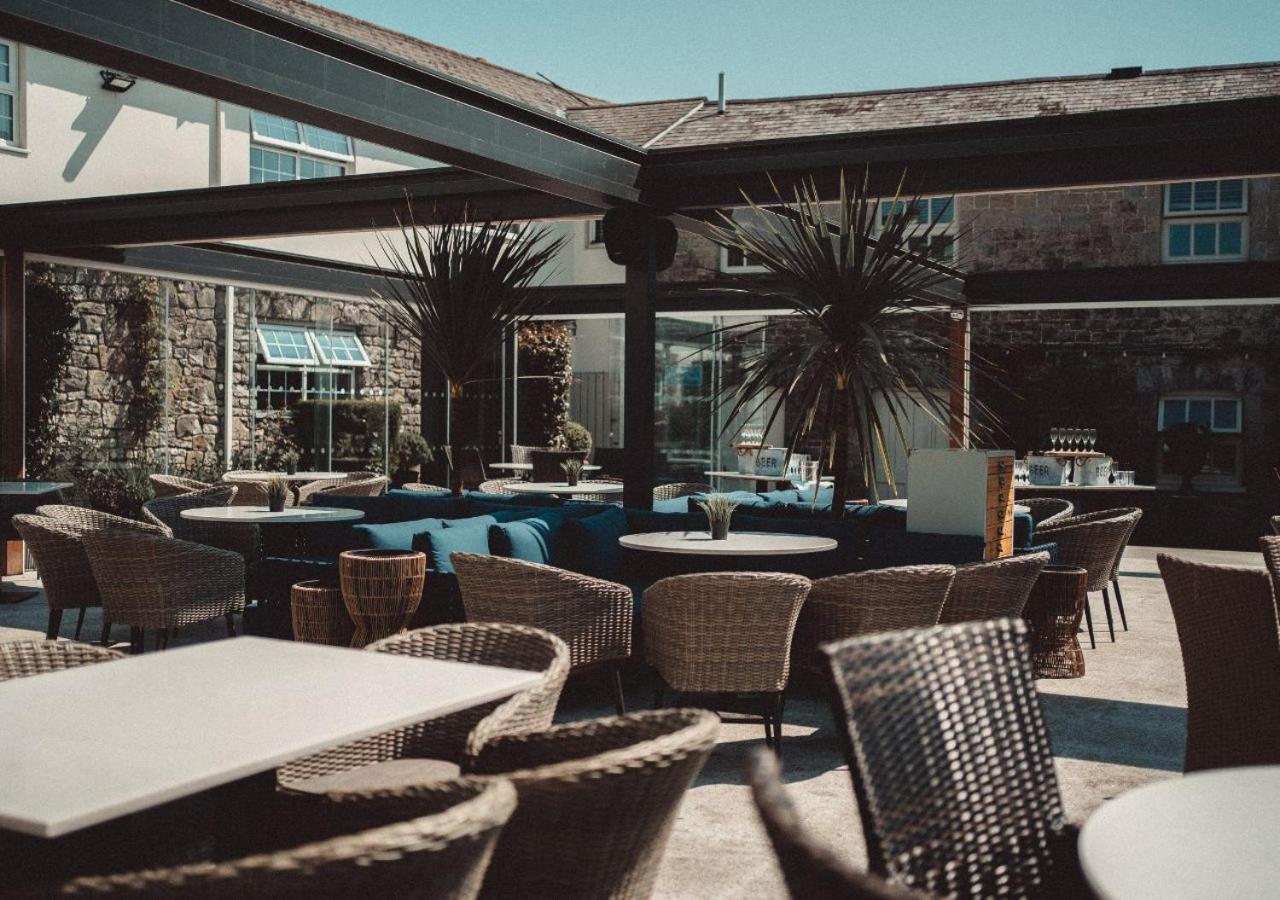 The Bear, Cowbridge Hotel Ngoại thất bức ảnh