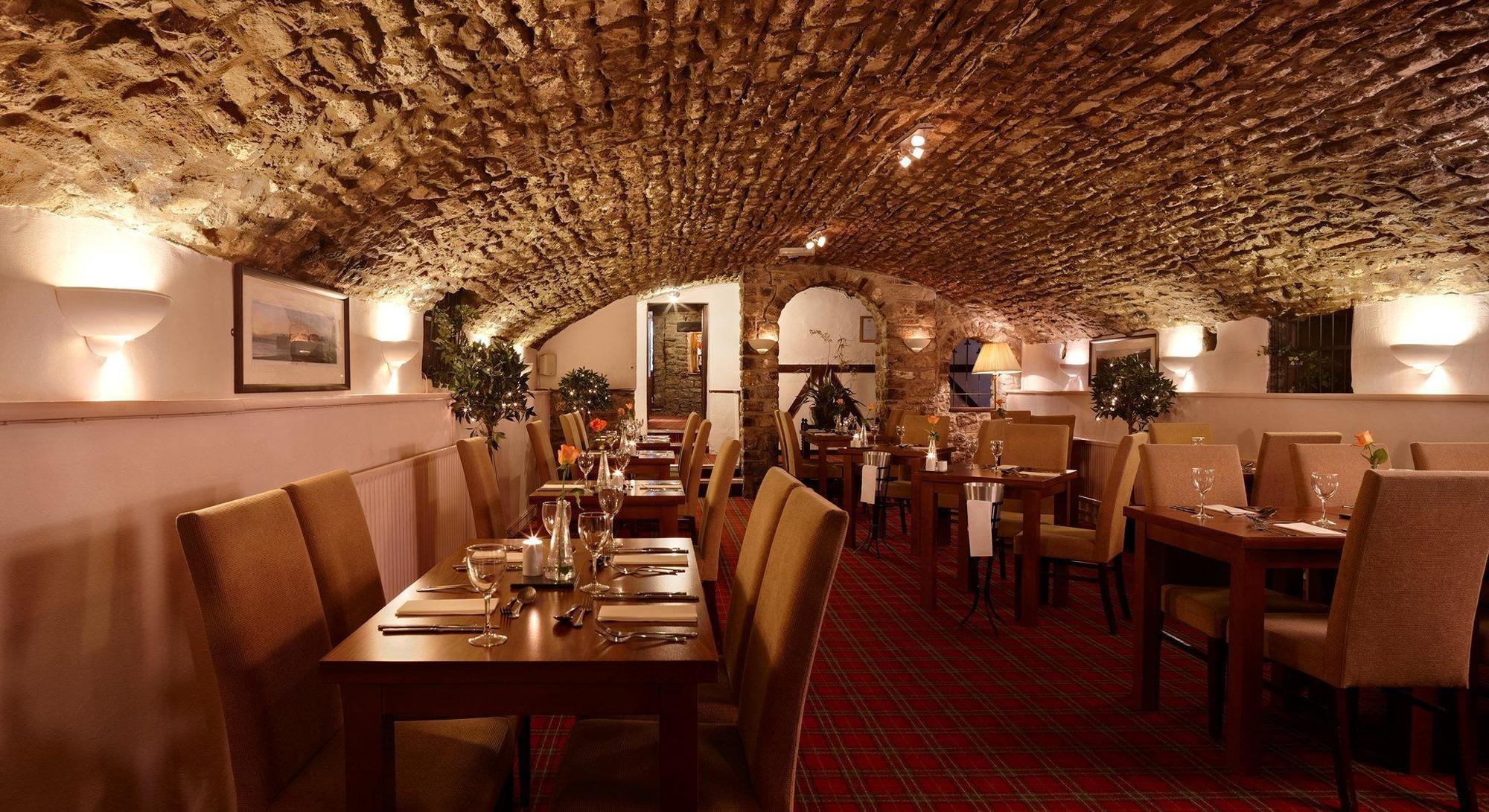 The Bear, Cowbridge Hotel Ngoại thất bức ảnh