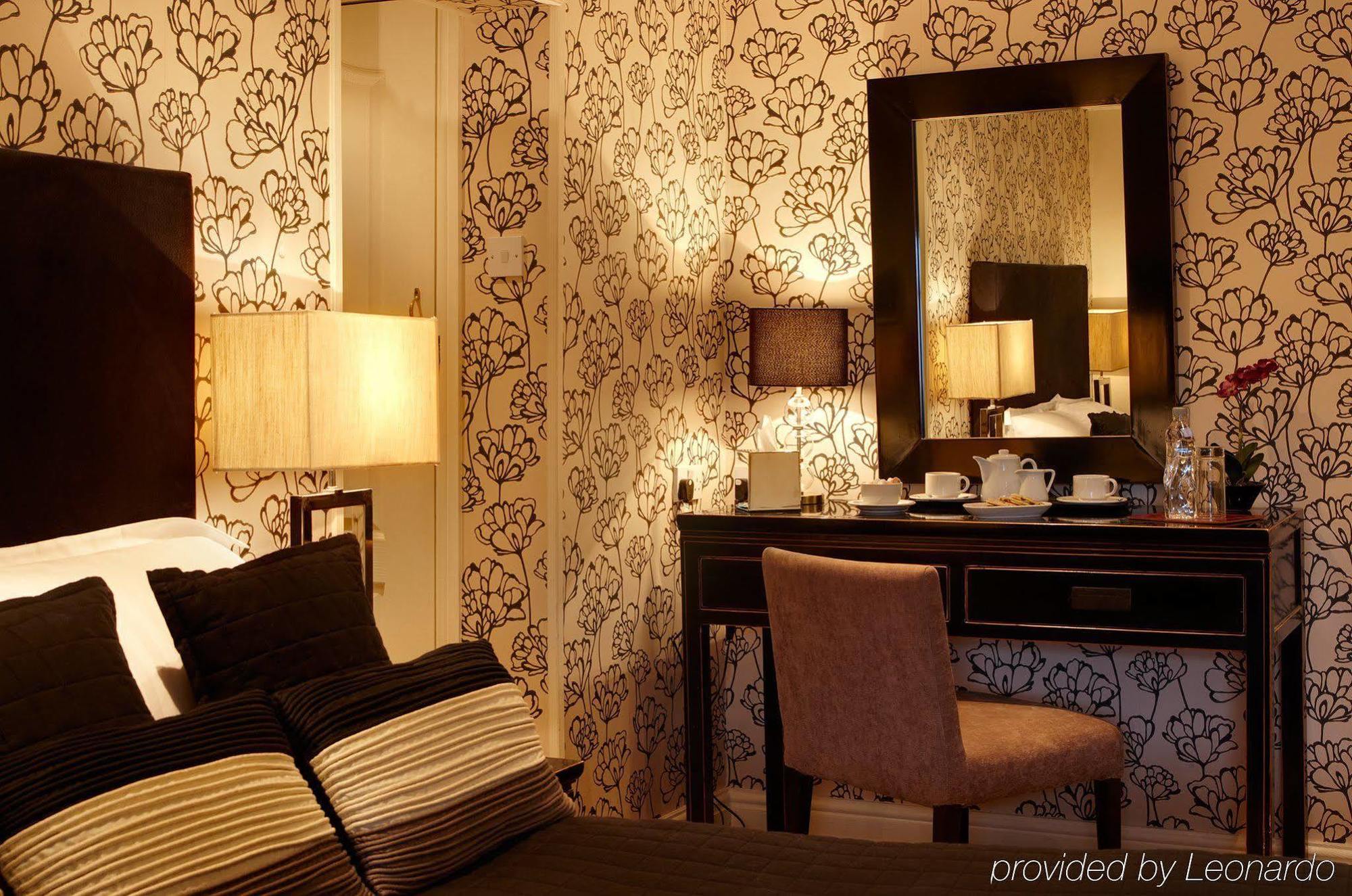 The Bear, Cowbridge Hotel Ngoại thất bức ảnh
