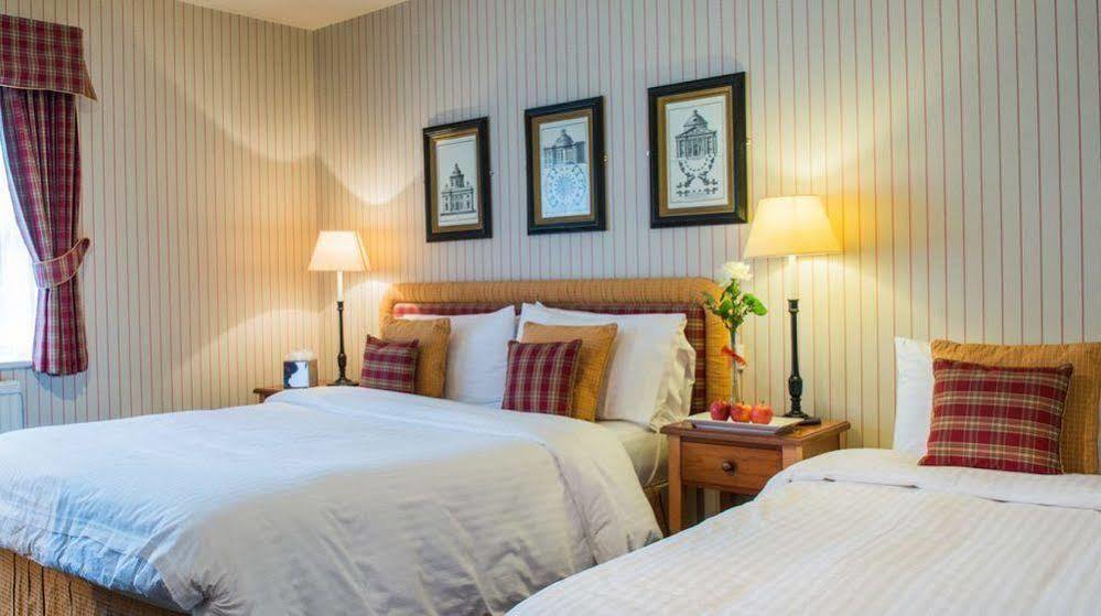 The Bear, Cowbridge Hotel Ngoại thất bức ảnh